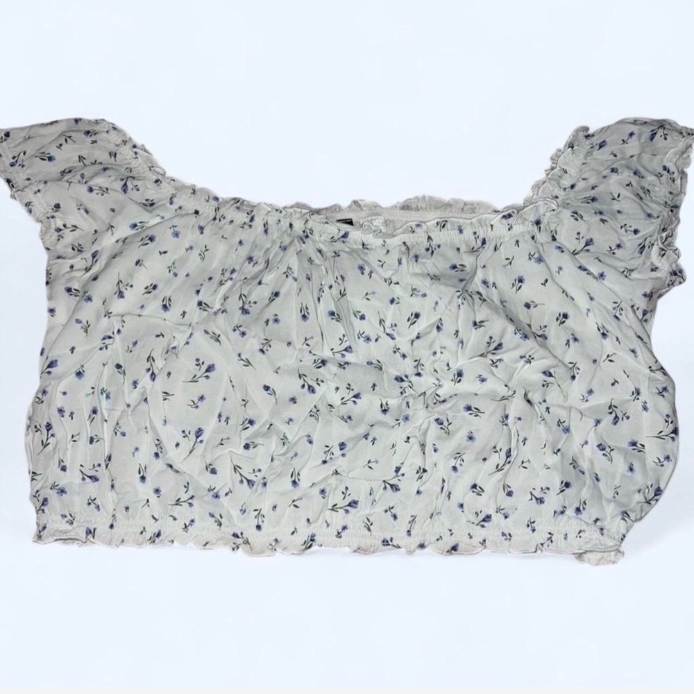 NWT H&M Divided Floral and White Crop top